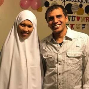 Meet your Posher, Afrida